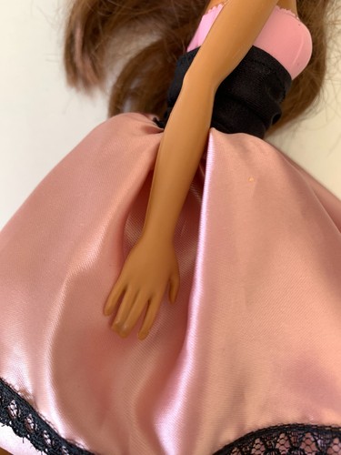 2017 Barbie Doll Formal Pink Black Dress Brown Hair Blue Eyes - Picture 8 of 12