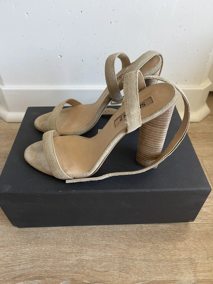 Sandalia Yeezy Temporada 2 Mujer Gamuza Tacón Bloque en Beige Talla 38 Foto 3 de 4