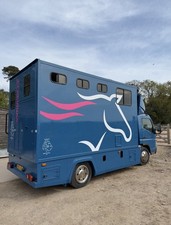 Compact 7.5t Mitsubishi Canter Horsebox