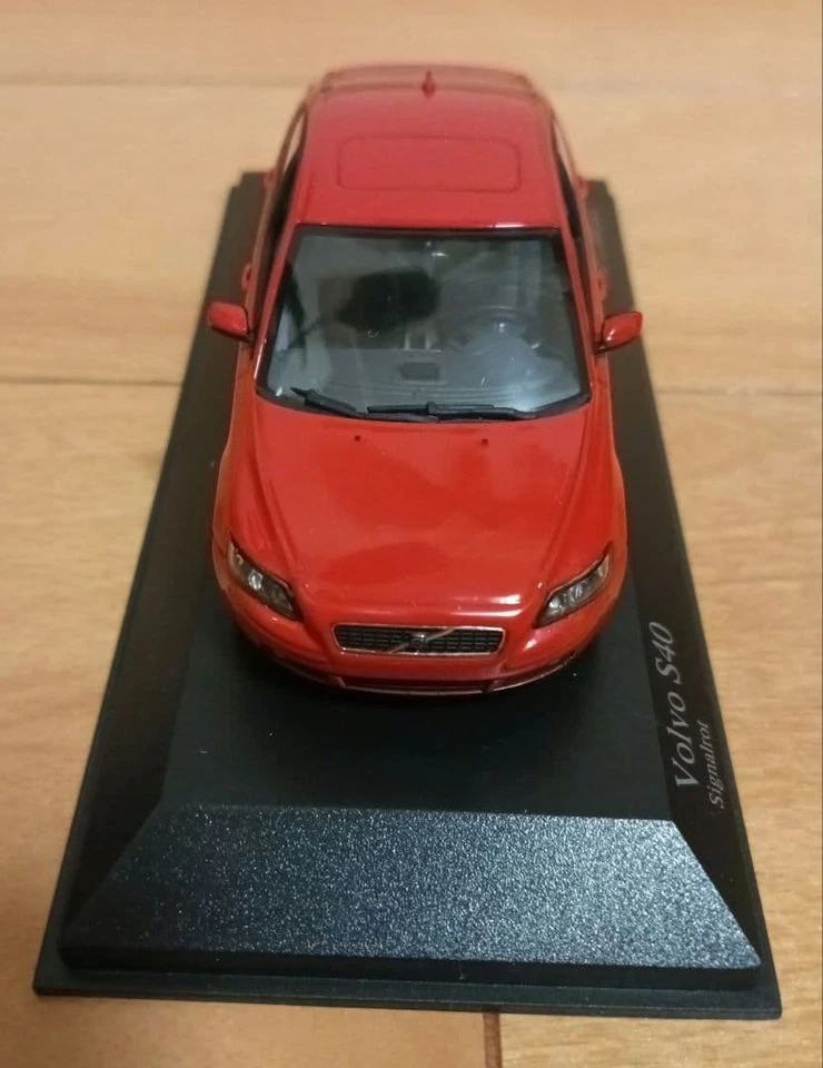 1/43 Minichamps Volvo S40 Signalrot Limited Edition Model Car Collectible - Image 4 of 4