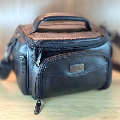 Vintage Case Logic Leather Style Camera Bag W/Handle & Strap