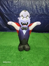 5ft Gemmy Airblown Inflatable Prototype Halloween Vampire with Cape #226308