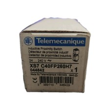 Telemechanique XS8-C40FP260H7 Inductive Proxi...