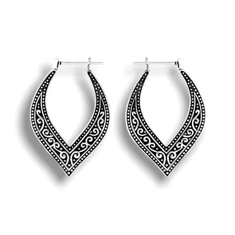 Pendientes de pernos cúbicos de circonio multiforma plata esterlina 925 enchapados en rodio Foto 2 de 4