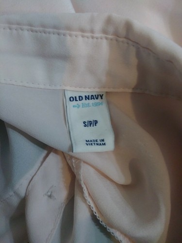 Old Navy women Small top button up sheer beautiful peach 100% polyester. - Picture 6 of 7