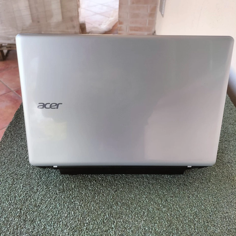 Gaming  Notebook WIndows 7 AMD E1 RAM 4GB SSD 120GB GPU 512MB Acer Aspire V5 - Immagine 3 di 4