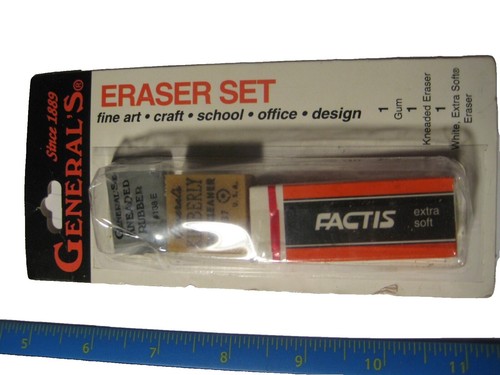 Army men eraser アーミーメン消しゴム 2体セット Giant Army Men Erasers: Large erasers styled after plastic soldiers.