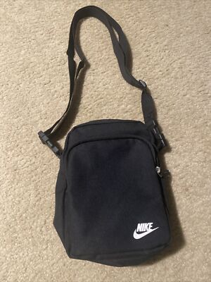 nike heritage shoulder bag black
