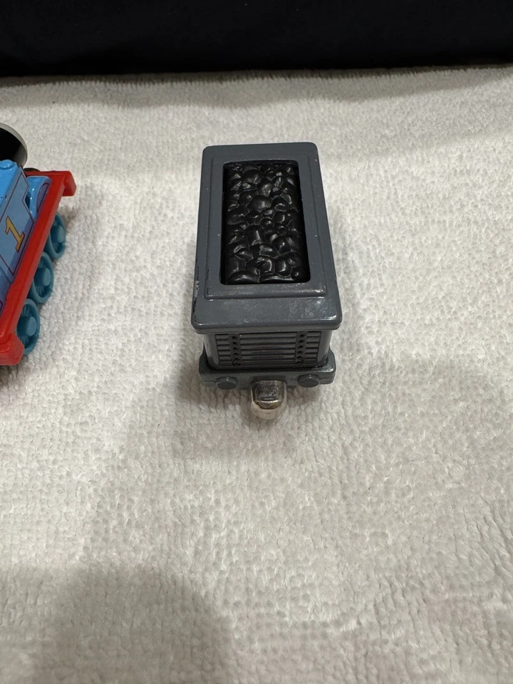 Thomas Take Along Troublesome Truck e Thomas Metal Trains - Imagem 3 de 4