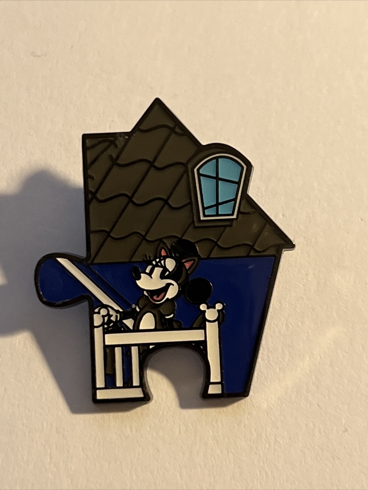 Mickey & Friends Haunted House Disney Loungefly Blind Box Puzzle Pin Minnie (C2)