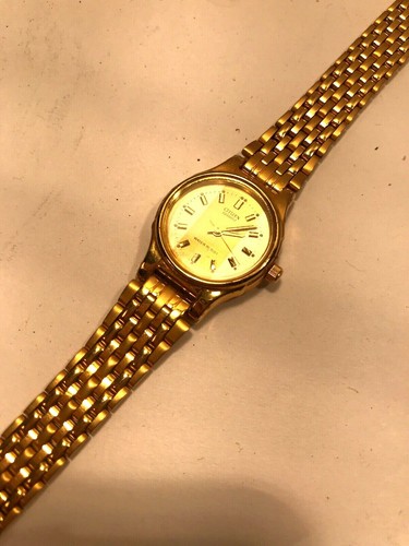 Citizen water resistant quartz gold 