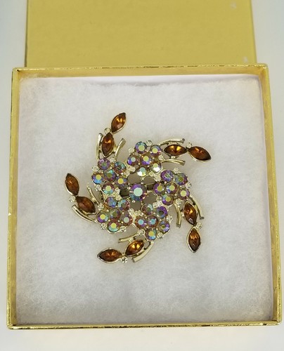 Ladies Vintage Amber and Champagne colored Crystals in a spiral Design Brooch - Picture 6 of 6