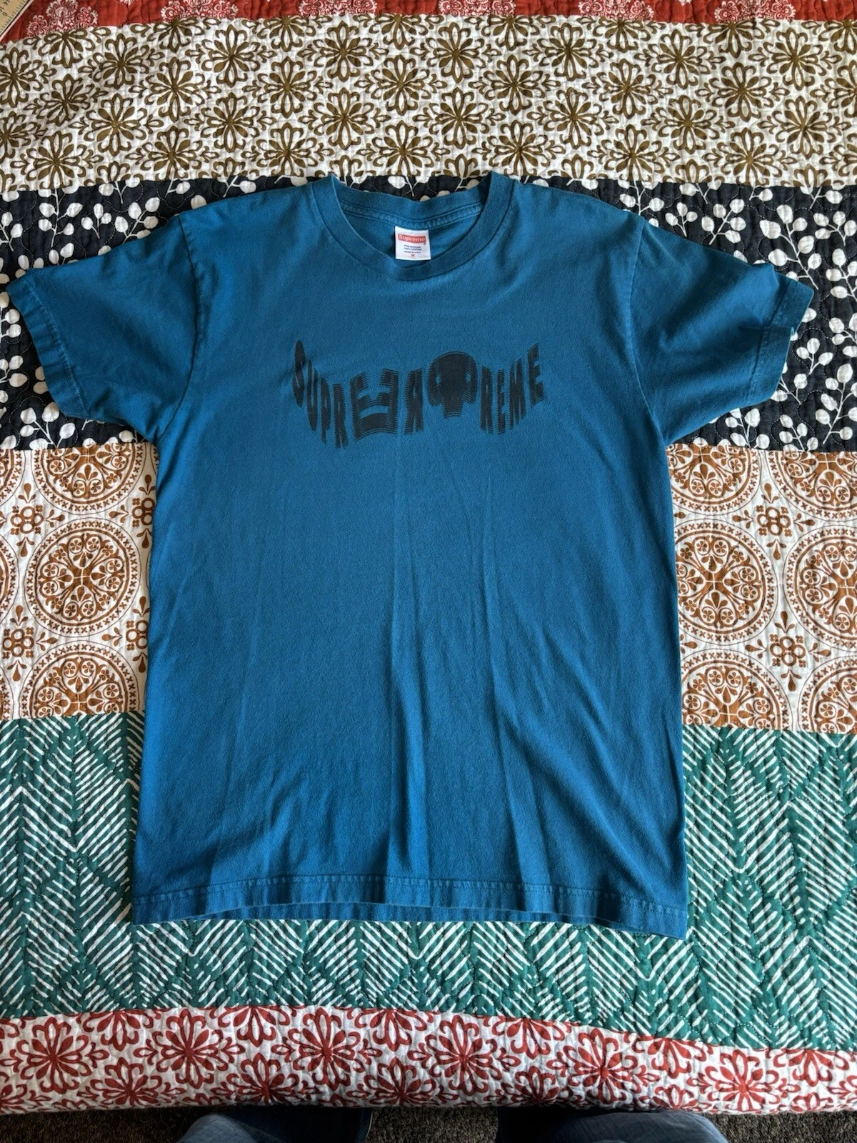 Tshirt crâne logo inversé SUPREME fabriqué aux USA coton moyen
