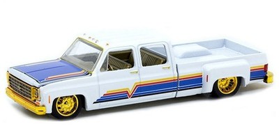 CHEVROLET Cheyenne Super 30 Dually - weiss - 1975 - CHASE CAR - M2 1:64