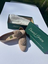 Vintage 1950s Daniel Green Comfy Slippers Champagne w Box Petite 7.5 Made in USA