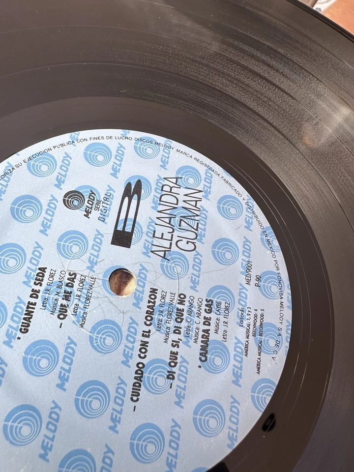 Alejandra Guzman, Eternamente Bella LP record vinyl, impeccable Mexico VG+ - Image 3 of 3