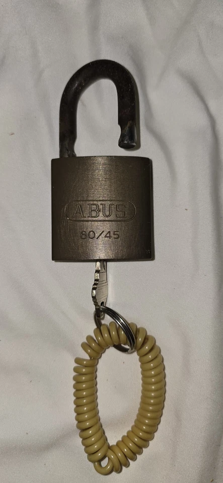 Candado de latón macizo con llave ABUS 80/45 #3000 Foto 3 de 4