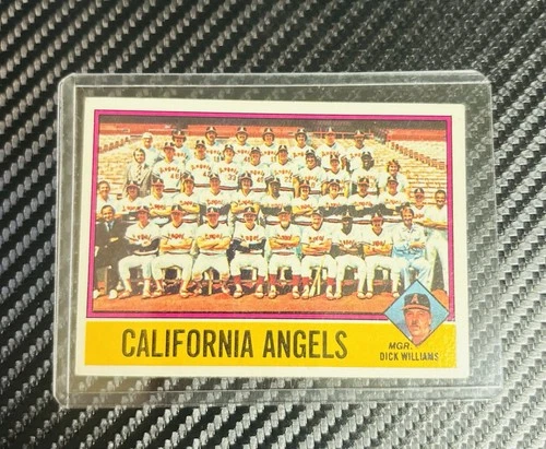1976 Topps #304 California Angels Team Card Nolan Ryan