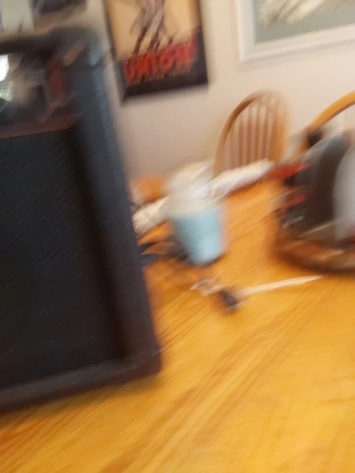 Amplificador de bajo Stagg 20 vatios CA 20B con altavoz de 8" negro 15 por 13 pulgadas Foto 4 de 4