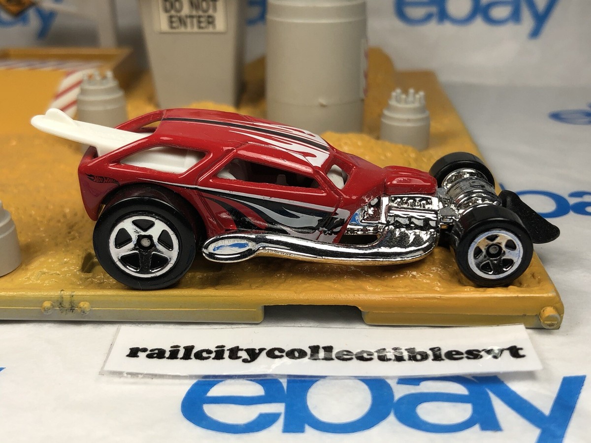 SURF CRATE with SURF BOARD - RED - 2014 HW CITY SERIES * HOT