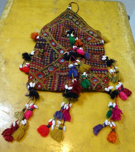 Borsa Dote Ricamata Banjara Vintage con Conchiglie Cowrie India - Foto 2 di 11