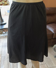 VINTAGE VANITY FAIR BLACK FLARE HALF SLIP NO SLITS MADE IN USA S/M lpl