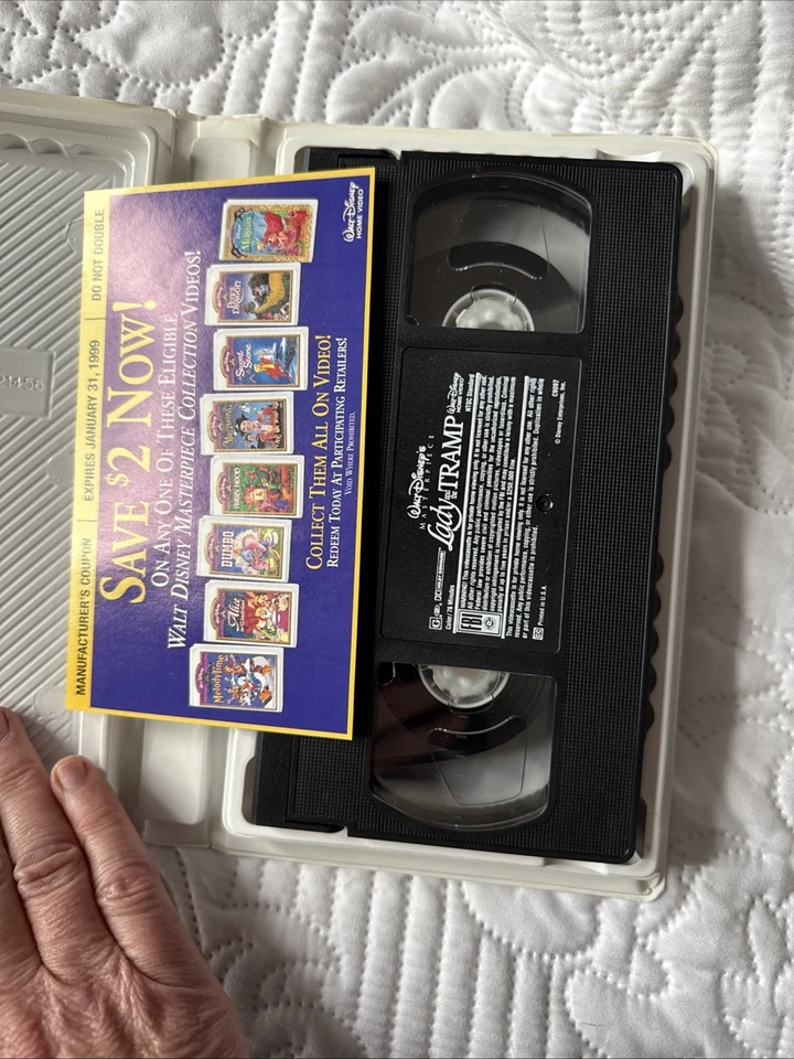 Walt Disney's Masterpiece Lady and the Tramp 1998 VHS Clamshell Edition - Image 4 of 4