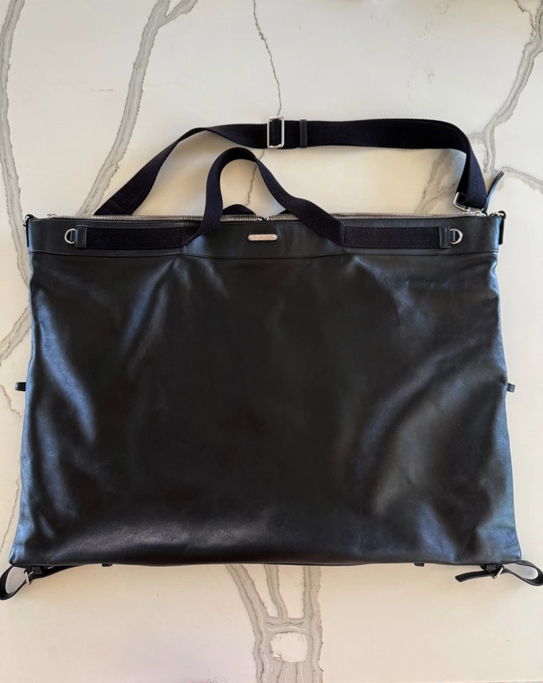 SAINT LAURENT Bolsa de viaje de fin de semana - Bolso de bolos gigante retro en cuero granulado Foto 2 de 4