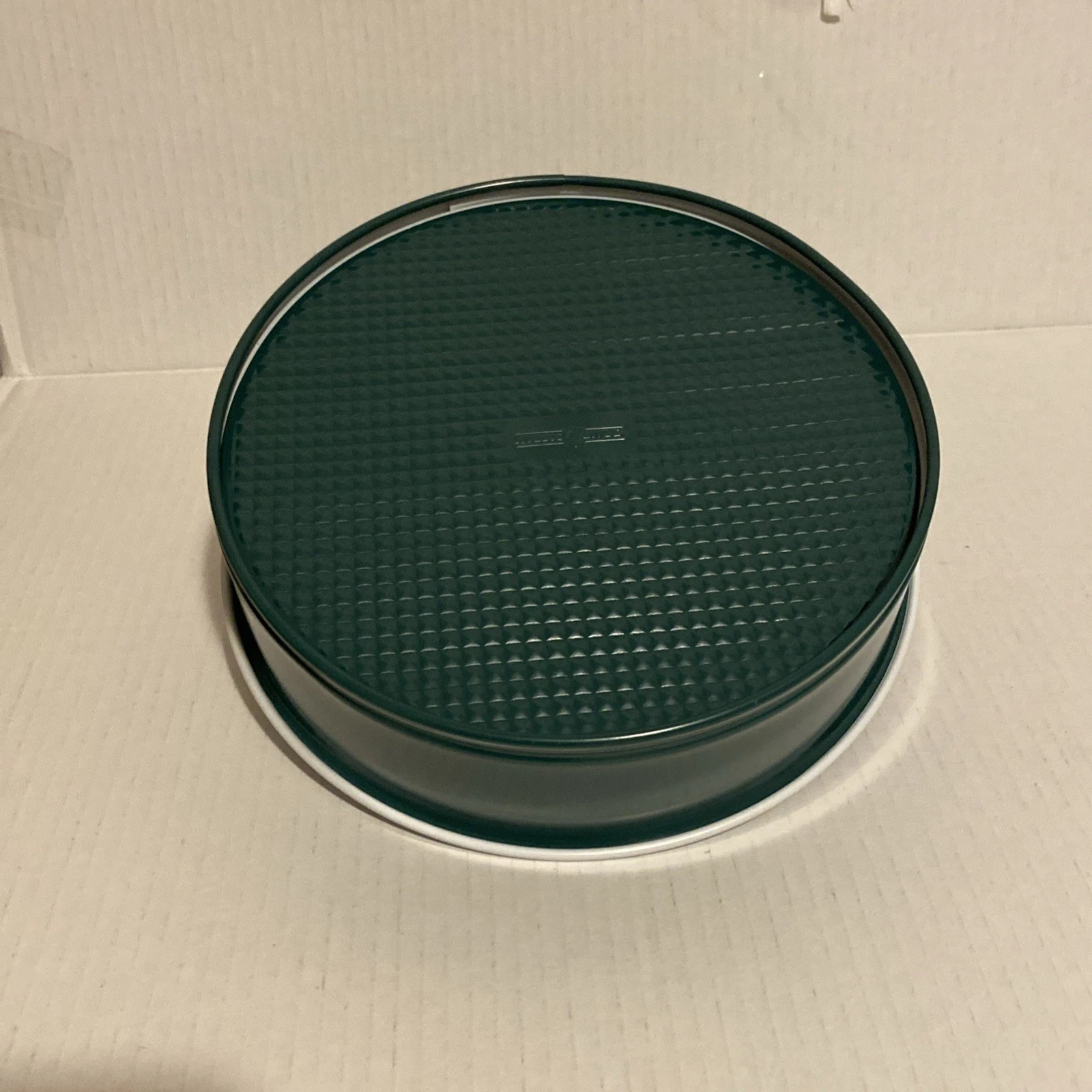 Nortic Ware Brights Bundt Bakeware Non- Stick Spring Mechanism Green New
