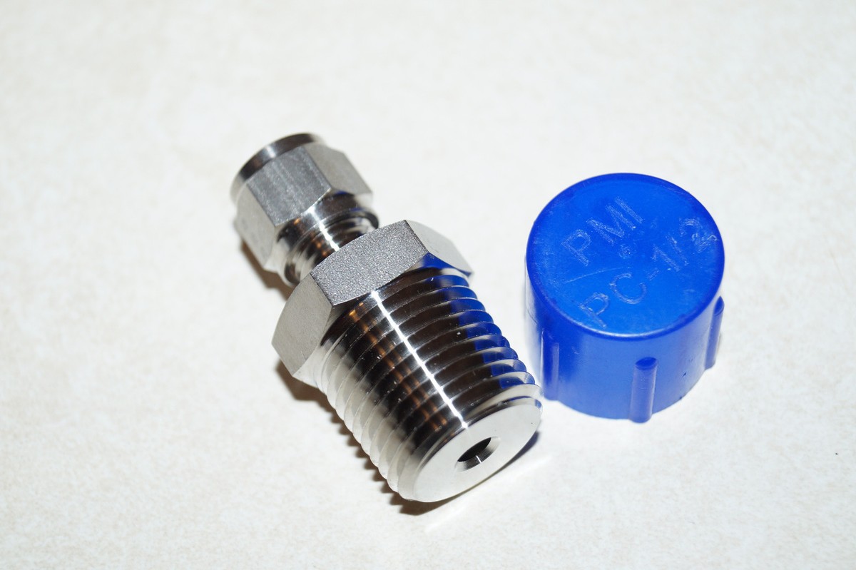 Hoke/Gyrolok Male Connector 1/4 in. Tube OD x 1/2 in. Male NPT