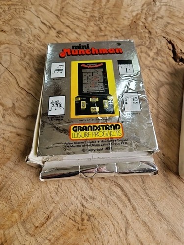 Grandstand 11901 Mini Munchman LCD Pocket Arcade Game Batteries Instructions MIB - Picture 15 of 15
