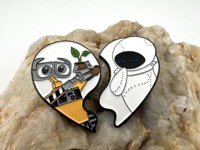 Disney Pixar Wall-E and Eva Heart Two Pin Set NEW Unofficial