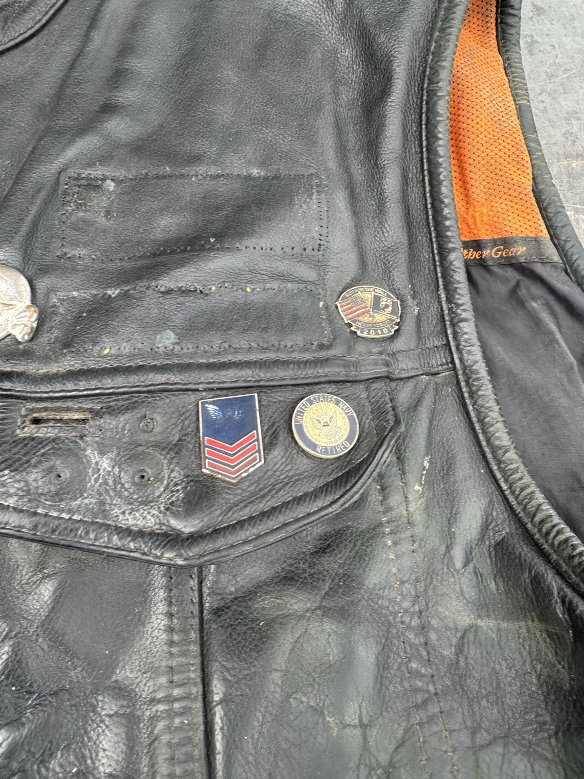 First Classics Black Outer Shell Classic Gear Lea… - image 5