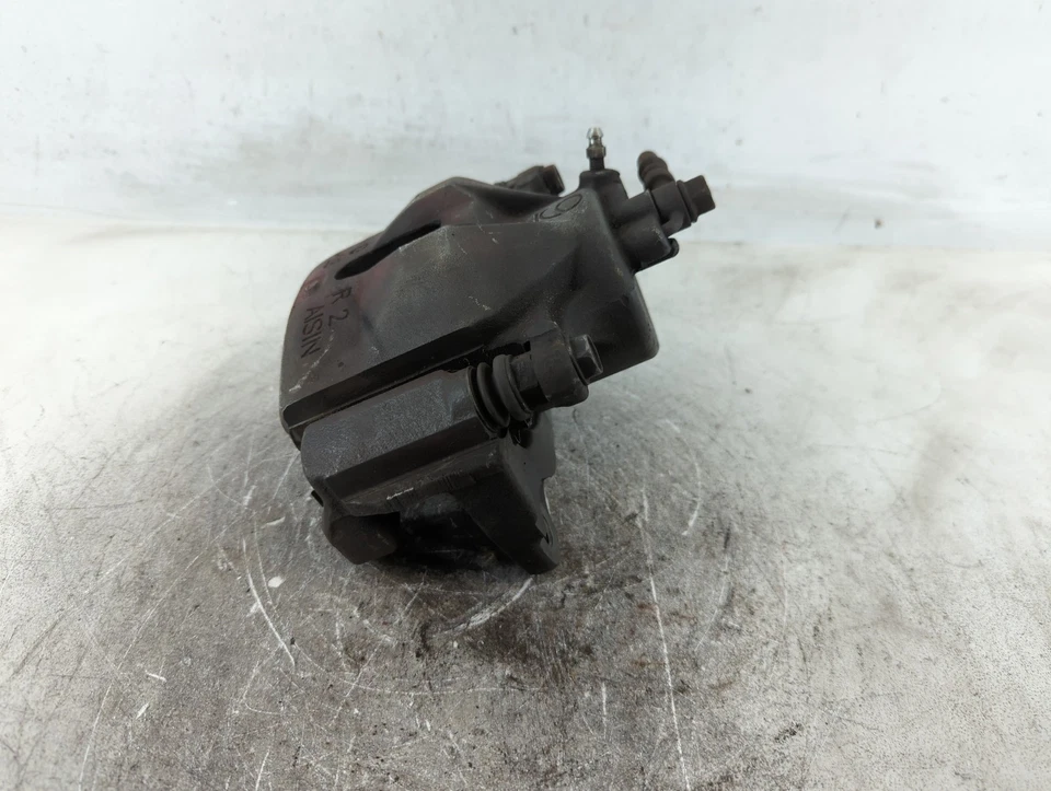 Pinza de freno derecha pasajero delantero Toyota Solara 2004-2008 RPLB0 Foto 4 de 4