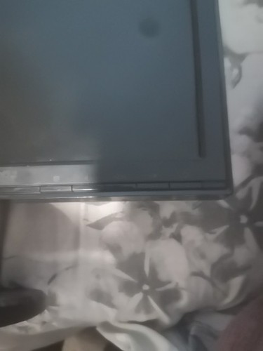 Works Only Has Vga No Hdmi And Has A Black Line Across It But Easy Fix - Afbeelding 2 van 7
