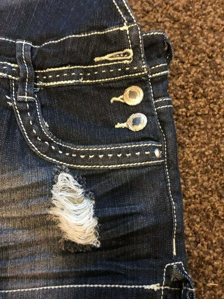 Short jeans feminino júnior Almost Famous premium desgastado azul escuro tamanho 3 - Imagem 4 de 4