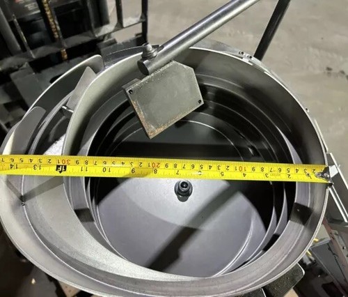 VIBROMATIC 12” Vibrating Bowl Feeder w/ H002 Control _MINT CONDITION!_*WARRANTY* - Picture 4 of 24