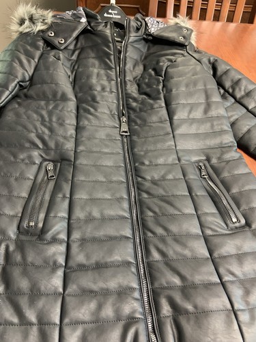Dennis Basso Quilted Faux Leather Puffer Coat. Detachable Hood. Washable. Small - Picture 3 of 11