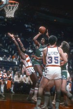 Jay Vincent of the Dallas Mavericks 1981 Basketball Photo 12