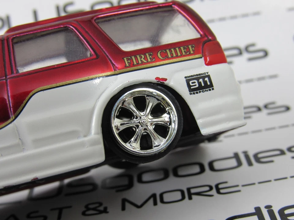 2010 Jada игрушки 1:64 свободного 2003 LLINCOLN NAVIGATOR значок города пожарной охраны - Изображение 2 из 4