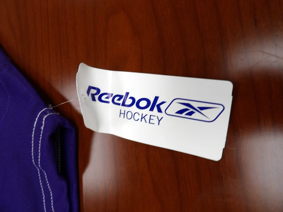 CAMISETA DE HOCKEY AUTÉNTICA NUEVA CON ETIQUETAS REEBOK NCAA HOLY CROSS CRUSADERS TALLA 56 Foto 2 de 4