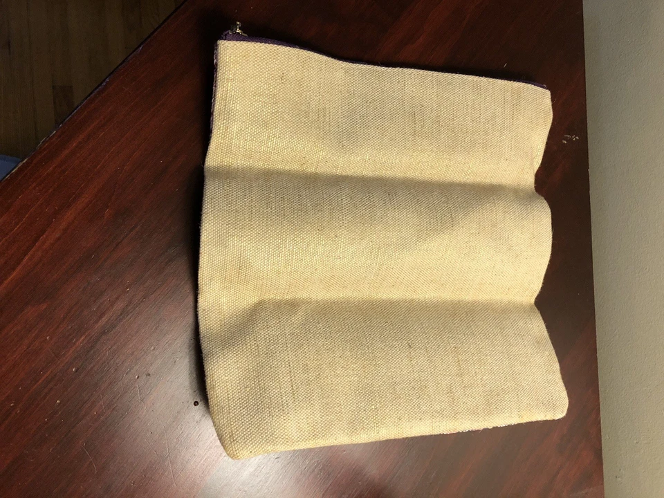 Bolsa de Cosméticos de Maquillaje Tarte Chevron Bolsa de Viaje Rosa Cierre de Cremallera Foto 3 de 4