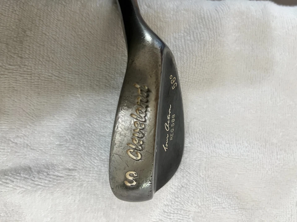 Cleveland Tour Action 588 Gunmetal 56° SW Sand Wedge Dynamic Gold RH 35.5” - Image 3 of 4