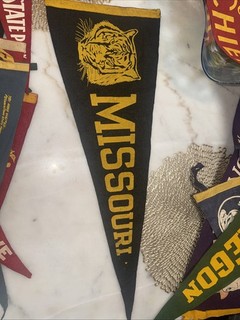 Vintage 28.5" UNIVERSITY OF MISSOURI Original Felt Pennant TIGERS