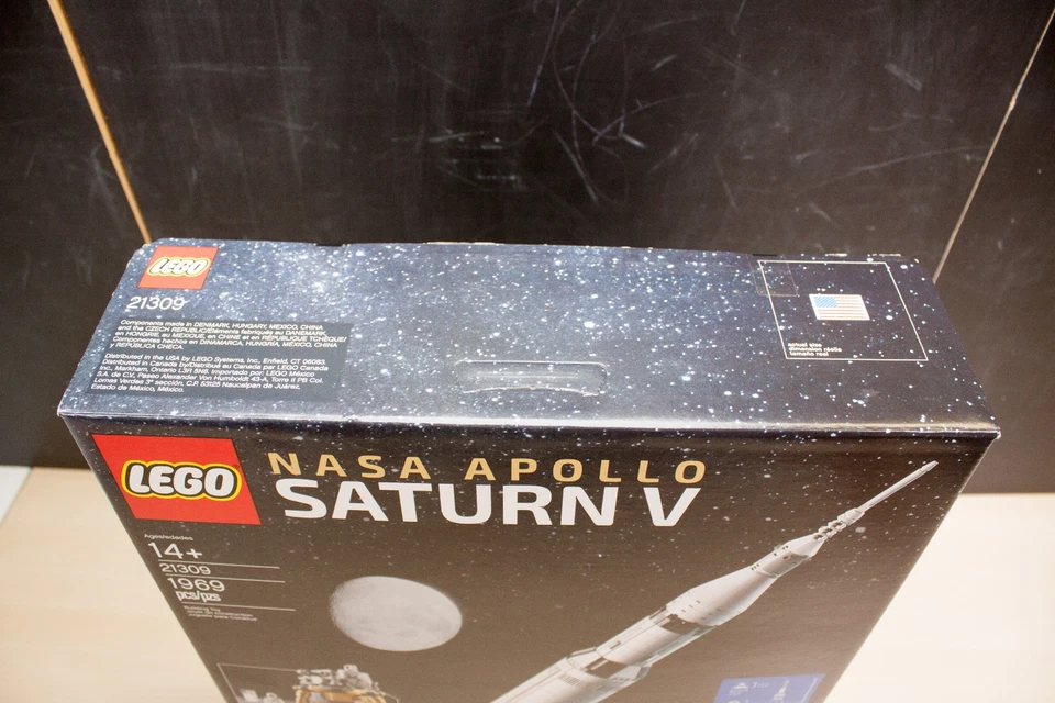 LEGO Ideas NASA Apollo Saturn V (21309) New Sealed Box - Image 2 of 4