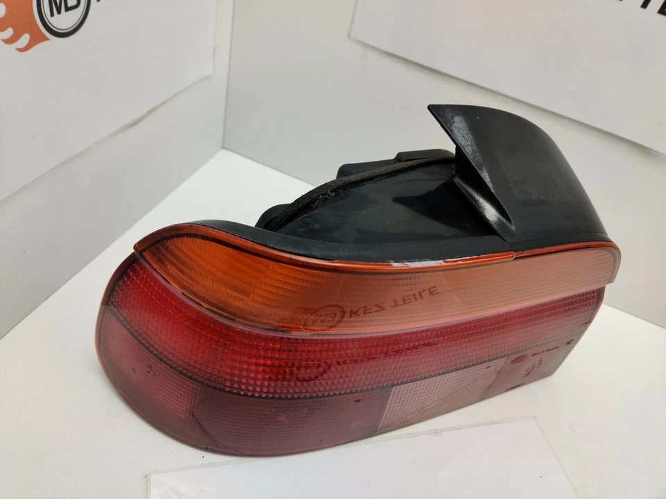 Piloto trasero izquierdo bmw 5 (e39) 520i con portalámparas 8358031 2vp007240-01 hella Foto 3 de 4