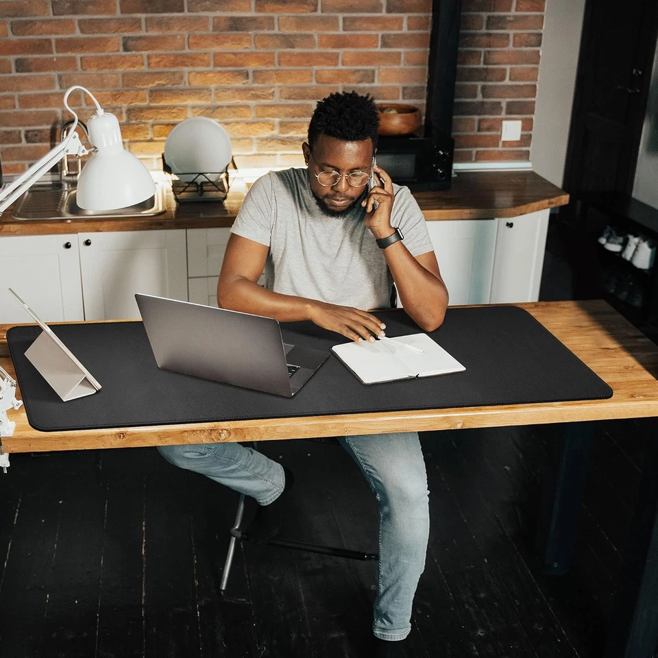 Sottomano Da Scrivania in Pelle - 140X40Cm - Tappetino Da Scrivania in Pelle PU  - Immagine 3 di 4