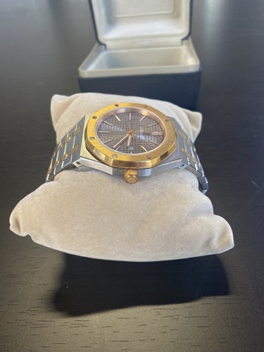 Luxury Two-Tone Octagonal Watch – Automatic | Mint Condition - Picture 2 of 6