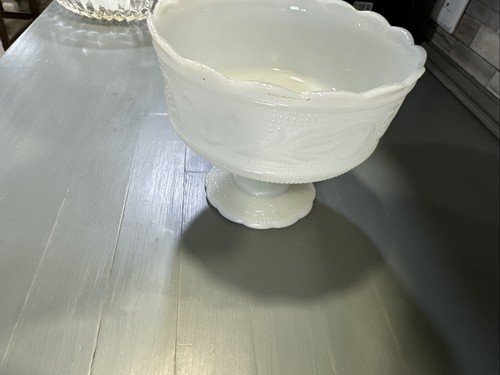 E.O. Brody Co M6000 Cleveland USA White Milk Glass Pedestal Bowl 6" X 6" - Picture 3 of 4