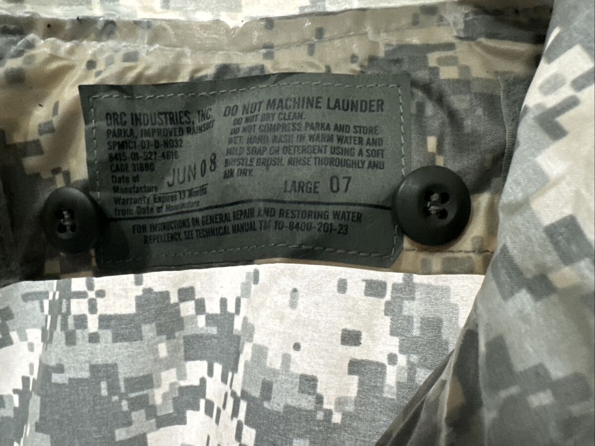 US ARMY PARKA, IMPROVED RAINSUIT JACKET, LARGE, 8415-01-527 US ARMY PARKA, IMPROVED RAINSUIT JACKET, LARGE, 8415-01-527